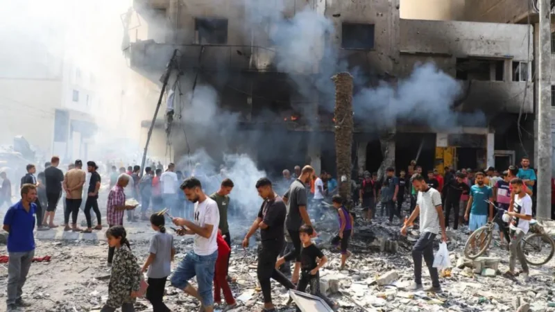 Pemandangan kehancuran di Kota Gaza akibat bombardir Israel. Krisis kemanusiaan yang memburuk di Gaza mendorong banyak negara untuk mengakui negara Palestina. (Sumber Foto: Reuters)