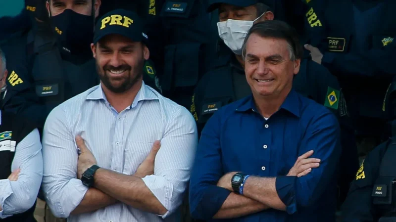 Eduardo Bolsonaro, putra mantan Presiden Brasil Jair Bolsonaro, yang kini didakwa atas tuduhan koersi. Ia saat ini tinggal di Amerika Serikat. (Sumber: Getty Images)