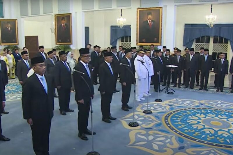 Suasana saat Presiden Prabowo Subianto melantik sejumlah pejabat negara di Istana Kepresidenan, Jakarta, Rabu (8/10/2025). (Sumber: YouTube/Sekretariat Presiden)