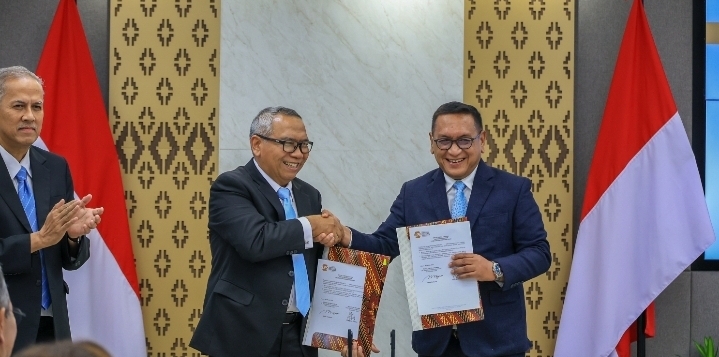 Serah terima jabatan Dewan Komisioner LPS disaksikan oleh Menkeu Purbaya Yudhi Sadewa, Ketua DK OJK Mahendra Siregar, dan Ketua Komisi XI DPR Mukhammad Misbakhun. (Sumber: Dokumentasi Humas LPS)