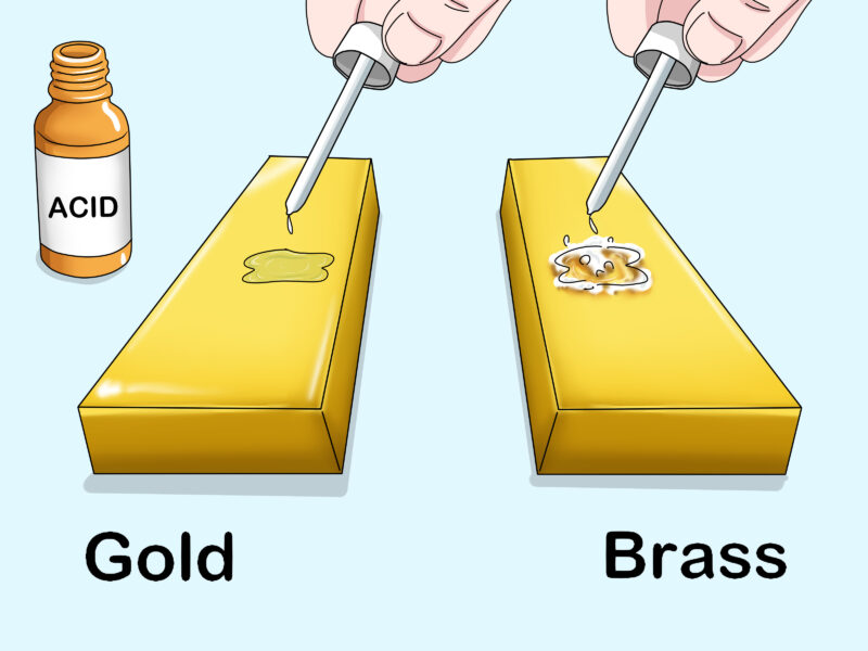 Meskipun terlihat serupa karena warnanya yang kuning, emas (kiri) dan kuningan (kanan) memiliki perbedaan mendasar dalam nilai, berat, dan sifat kimianya. (Sumber: Ilustrasi/Wikihow)