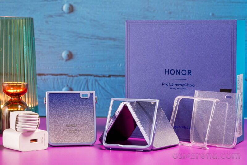  Honor Magic V Flip 2 hadir dengan peningkatan signifikan, termasuk edisi khusus hasil kolaborasi dengan desainer Jimmy Choo. (Sumber: GSMArena)