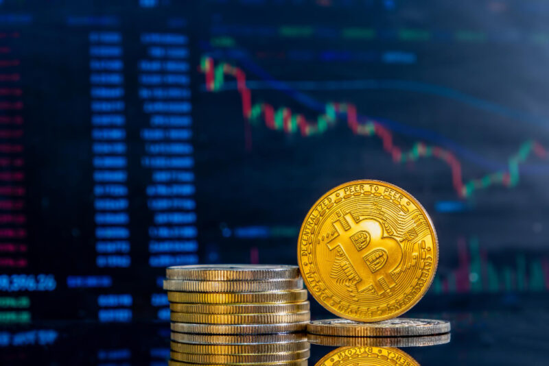 Aset Kripto (Cryptocurrency) kembali menjadi primadona investasi di tahun 2025. Pastikan Anda memulainya dengan ilmu yang benar. (Foto: Freepik.com/koransakti.co.id)