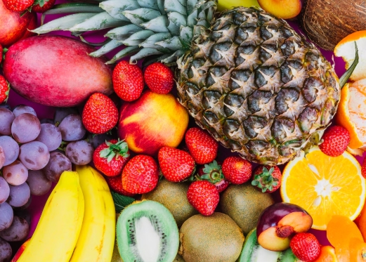 Semalam khilaf makan daging segunung? π Hari ini saatnya tobat! π₯ Jualan 'Paket Cuci Perut' ini pasti diserbu tetangga yang lagi ngerasa begah & bloated. Modalnya buah pasar, untungnya segar! (Foto: Freepik/koransakti)