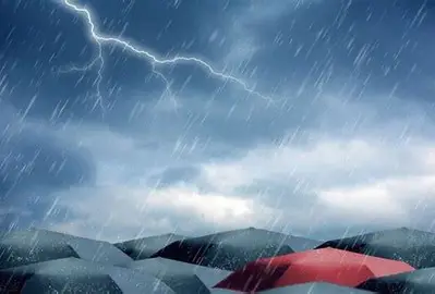 Ilustrasi kondisi langit mendung yang disertai kilatan petir. Badan Meteorologi, Klimatologi, dan Geofisika (BMKG) mengeluarkan peringatan dini terkait potensi hujan petir yang merata di sejumlah wilayah strategis Indonesia pada Senin pagi hingga malam hari.