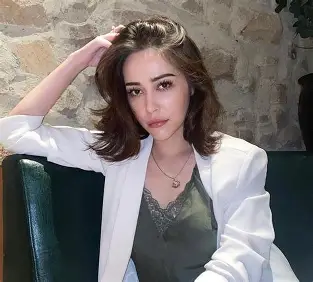 Sosok Nabilah O’Brien, pengusaha muda pemilik Bibi Kelinci Kopitiam di Kemang, Jakarta Selatan. Konflik terkait tagihan makanan di restorannya kini berbuntut panjang hingga ke ranah hukum.