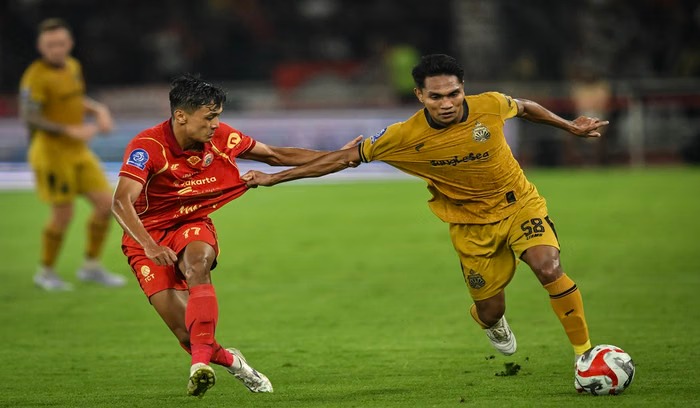 Bhayangkara FC vs Persija di Bandar Lampung