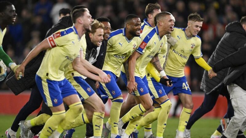 Skuad Arsenal tampak tertunduk lesu setelah menelan hasil negatif di kompetisi domestik. Kegagalan di final Carabao Cup dan perempat final Piala FA menjadi tamparan keras bagi ambisi Mikel Arteta musim ini.