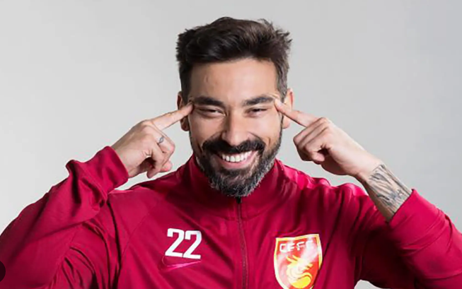 Mantan bintang Napoli, Ezequiel Lavezzi. 