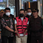 Tim penyidik Kejagung bergerak menyisir satu lokasi di Bandung milik saudara DR (Don Ritto)