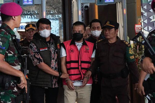 Tim penyidik Kejagung bergerak menyisir satu lokasi di Bandung milik saudara DR (Don Ritto)